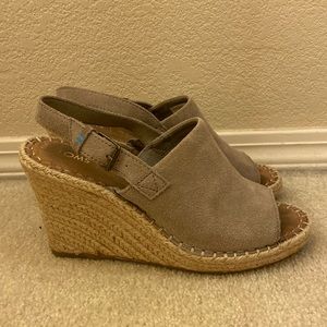 Toms Desert Taupe Suede Monica Wedges Size 7.5